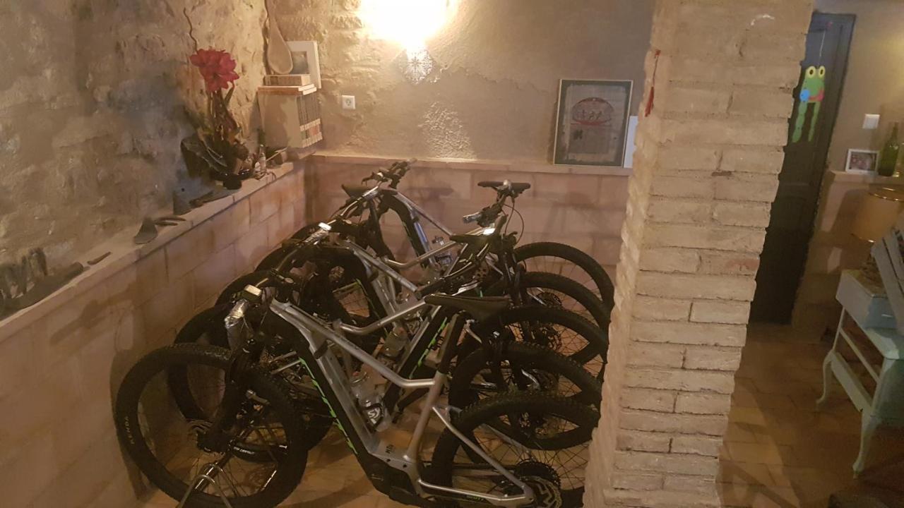 Colungo 科伦戈旅馆酒店 外观 照片